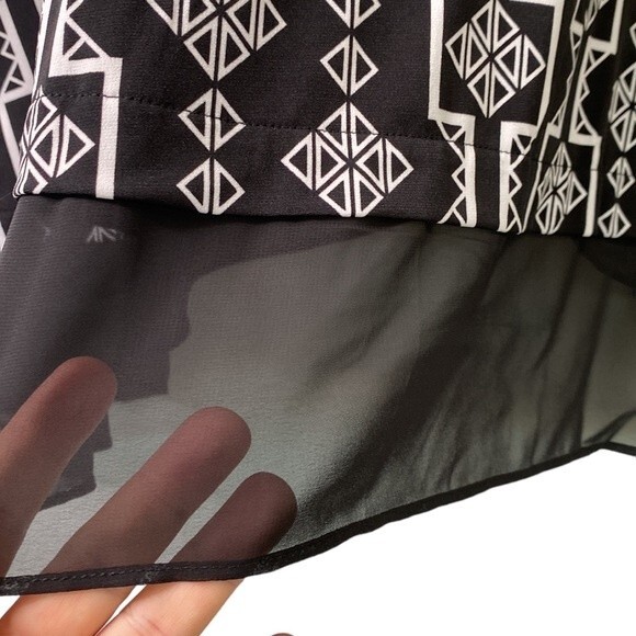 JM Collection Geo Print 3/4 Sleeve Scoop Neck Tunic Top Asymmetrical Sheer Hem - Picture 7 of 14